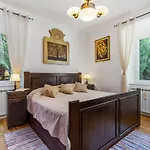 Carolina Apartment *