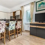 Carolina Apartment